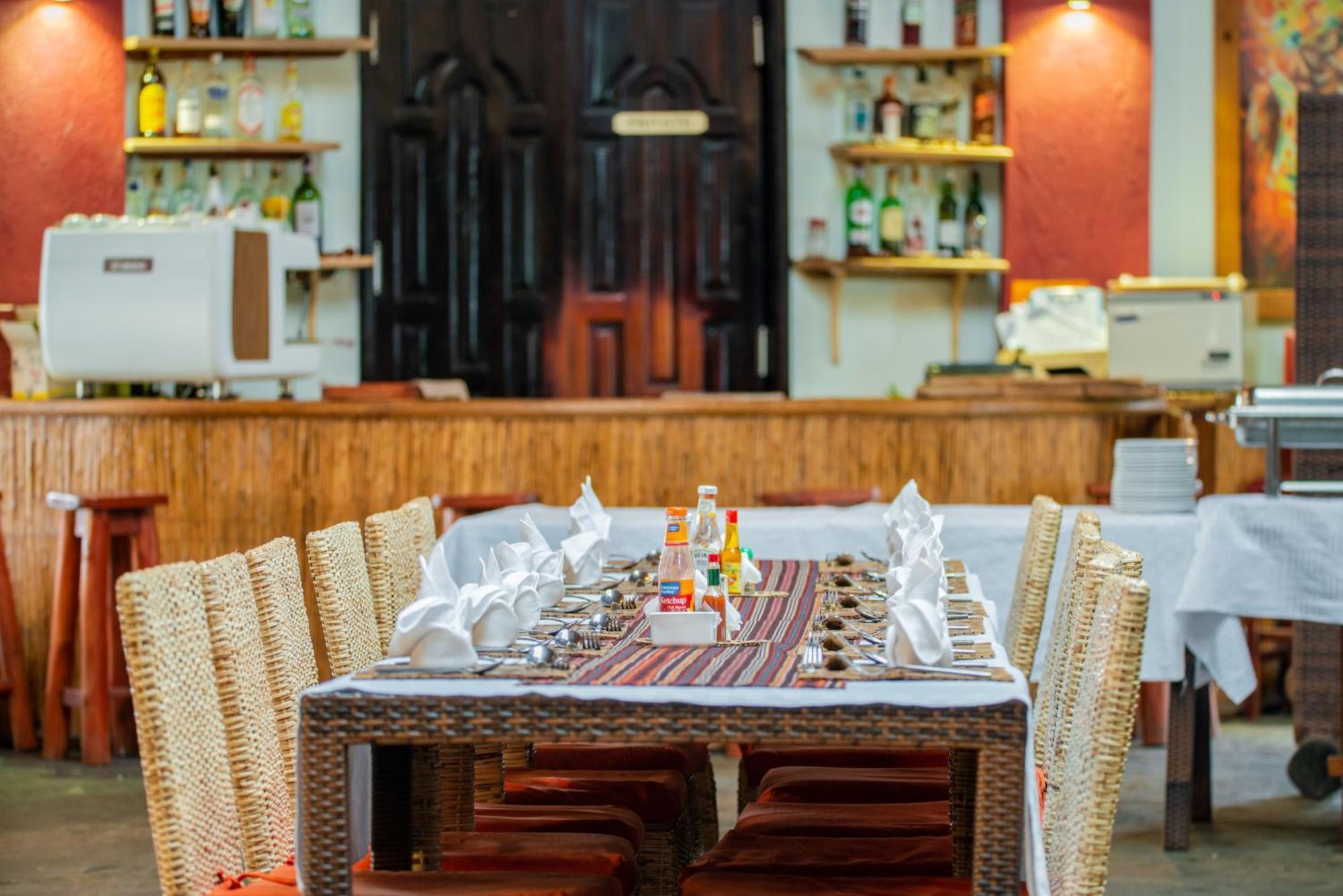 Buffalo Safari Lodge Katunguru Екстер'єр фото